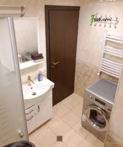 3 սենյականոց բնակարան նորակառույց շենքում Գրիբոյեդովի փողոցում, 77 քմ, 6/15 հարկ, 2 սանհանգույց