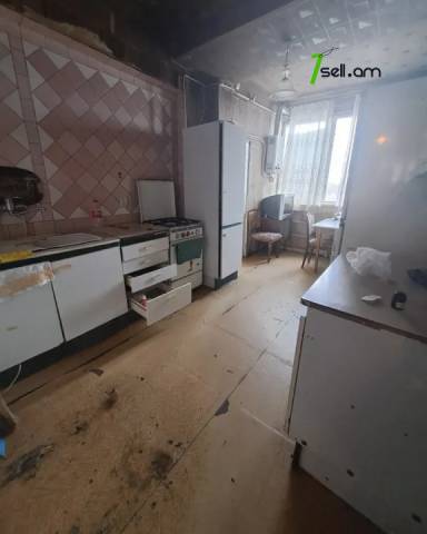3 սենյականոց բնակարան Վրթանես Փափազյան փողոցում, 90 ք.մ., նախավերջին հարկ