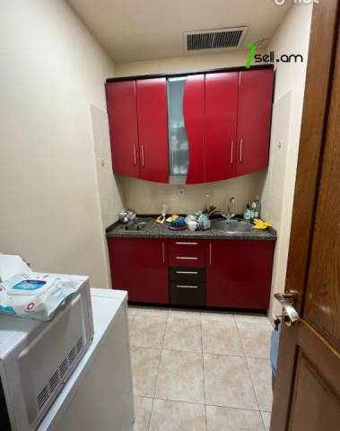 Բազմաֆունկցիոնալ գույք Պարոնյան փողոցում կենտրոնում, 78 քմ