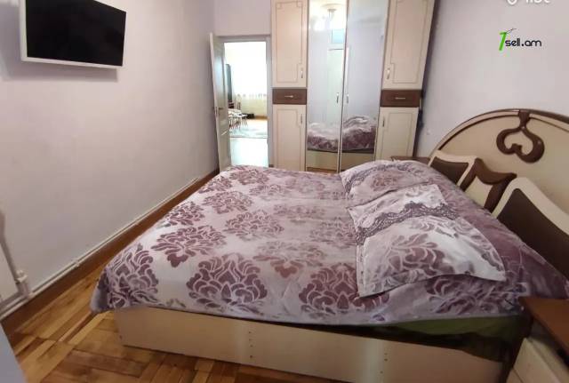 4 սենյականոց բնակարան, Ավան-Առինջ 1-ին միկրոշրջան, 82 քմ, նախավերջին հարկ, եվրովերանորոգված