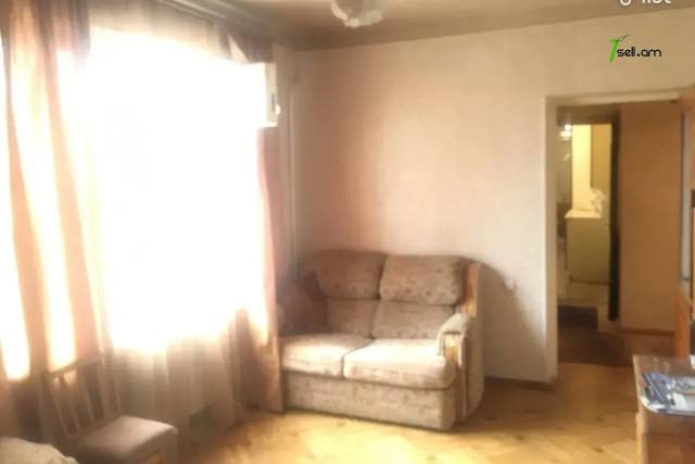 3 սենյականոց բնակարան Ավետ Ավետիսյան փողոցում, 81 ք.մ., նախավերջին հարկ, քարե շենք