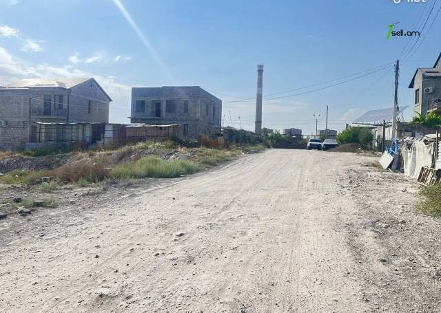 Հողատարածք բնակելի շինությունների համար Մինսկի փողոցում Նոր Նորքում, 600 ք.մ.