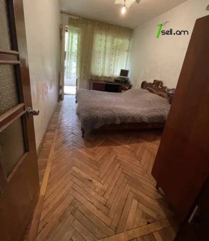 2 սենյականոց բնակարան Արամ Խաչատրյան փողոցում, 65 քմ, 2/5 հարկ, 2 սանհանգույց, քարե շենք