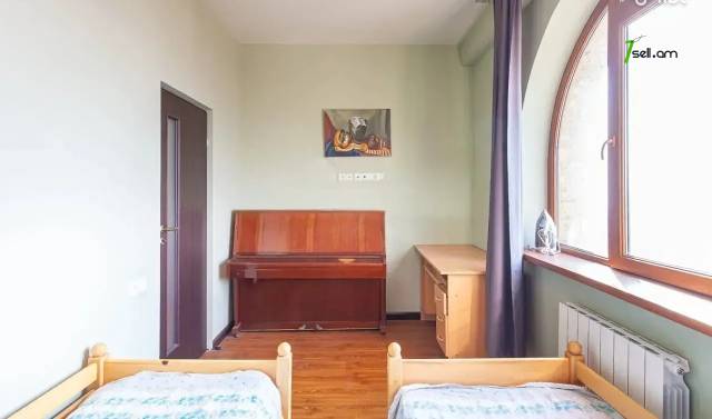 3 սենյականոց բնակարան նորակառույց շենքում Մամիկոնյանց փողոցում, 75 ք.մ., նախավերջին հարկ