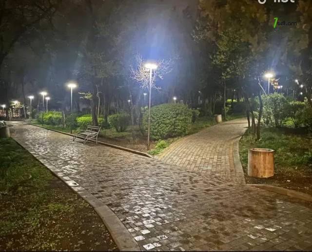 Ընդարձակ 5 սենյականոց բնակարան նորակառույց շենքում Վահրամ Փափազյան փողոցում, 284 ք.մ.