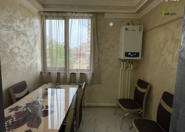 3 սենյականոց բնակարան Բաշինջաղյան փողոցում, 90 ք.մ., 3/5 հարկ, եվրովերանորոգված, քարե շենք