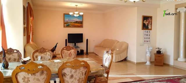 Երկու հարկանի քարե տուն, Աշտարակի խճուղի Աջափնյակում, 2000 ք.մ., 3+ սանհանգույց, մեծ հողամաս