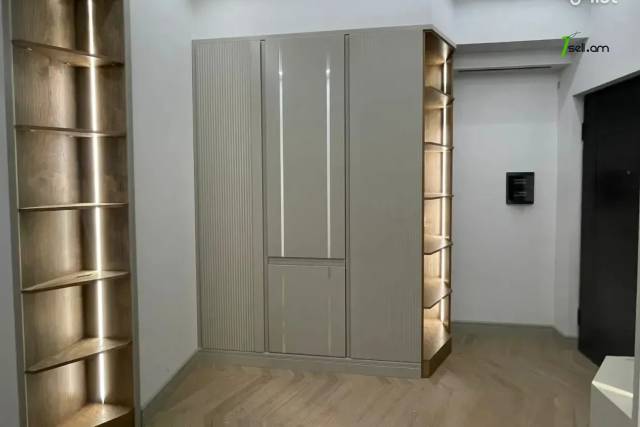 2 սենյականոց բնակարան նորակառույց շենքում Կոմիտասի պողոտայում, 57 քմ, 14/17 հարկ, բարձր առաստաղներ