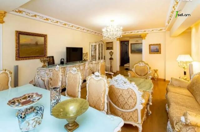 4 սենյականոց բնակարան Մոսկովյան փողոցում, 150 ք.մ., 2 սանհանգույց, 2/8 հարկ, եվրովերանորոգված