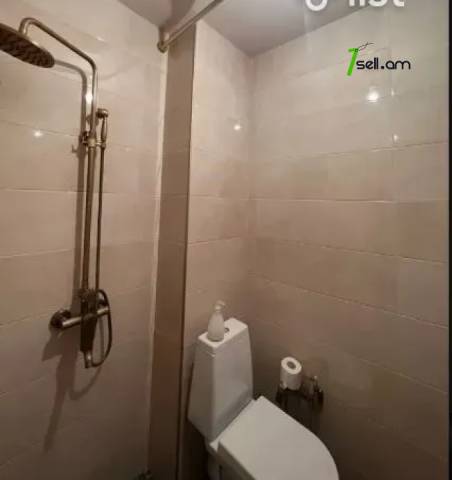 Երեք հարկանի թաունհաուզ, Աջափնյակ Գ-1 Աջափնյակում, 482 ք.մ., 2 սանհանգույց, կապիտալ վերանորոգված