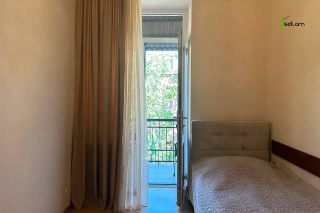 3 սենյականոց բնակարան Տերյան փողոցում, 90 քմ, 5/7 հարկ, դիզայներական ոճով վերանորոգված, քարե շենք