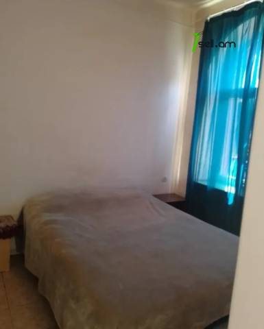 1 սենյականոց բնակարան Թումանյան փողոցում, 50 ք.մ., կապիտալ վերանորոգված, քարե շենք