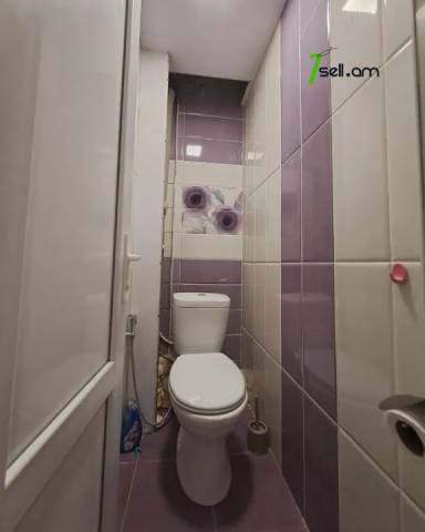 3 սենյականոց բնակարան Երվանդ Քոչարի փողոցում, 95 ք.մ., 4/13 հարկ, մի քանի պատշգամբ
