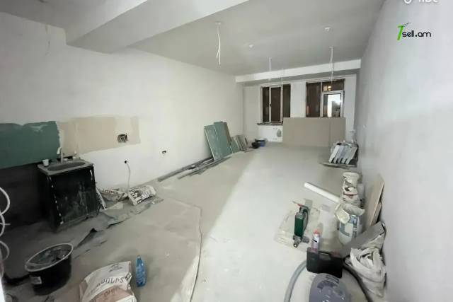 4 սենյականոց բնակարան նորակառույց շենքում Նիկողայոս Ադոնցի փողոցում, 105 ք.մ., 5/8 հարկ