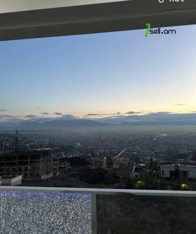 3 սենյականոց բնակարան նորակառույց շենքում Կարապետ Ուլնեցու փողոցում, 105 ք.մ., 7/16 հարկ