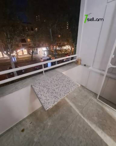 3 սենյականոց բնակարան Աբովյան փողոցում, 85 ք.մ., 2 սանհանգույց, 3/5 հարկ, կոսմետիկ վերանորոգում