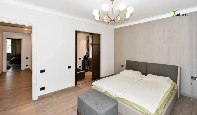 Երկու հարկանի թաունհաուզ Ծարավ Աղբյուր փողոցում Ավանում, 270 քմ, 3+ սանհանգույց