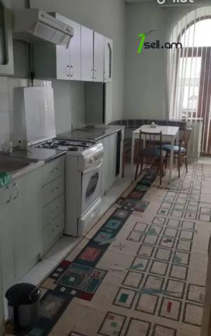 2 սենյականոց բնակարան Սեբաստիայի փողոցում, 75 ք.մ., բարձր առաստաղներ, մի քանի պատշգամբ, քարե շենք