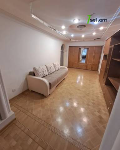 3 սենյականոց բնակարան Նալբանդյան փողոցում, 100 ք.մ., 2 սանհանգույց, բարձր առաստաղներ, 3/5 հարկ