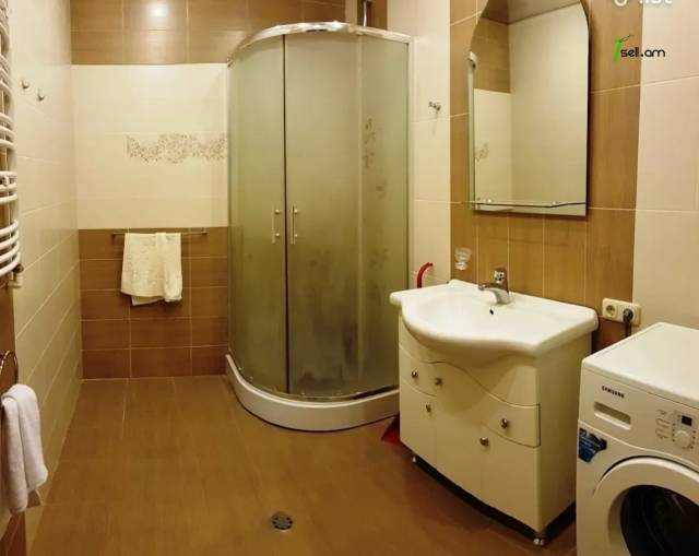 2 սենյականոց բնակարան նորակառույց շենքում Նաիրի Զարյան փողոցում, 65 ք.մ., բարձր առաստաղներ