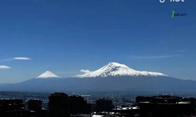 3 սենյականոց բնակարան նորակառույց շենքում Կոմիտասի պողոտայում, 86 ք.մ., 2 սանհանգույց