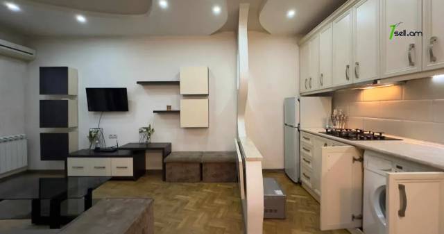 2 սենյականոց բնակարան Տիգրան Մեծի պողոտայում, 40 քմ, նախավերջին հարկ, կապիտալ վերանորոգված