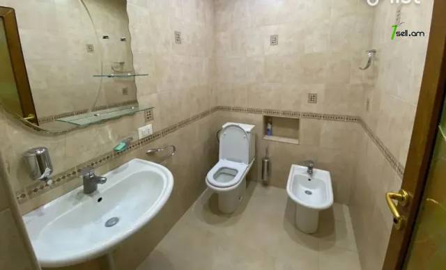3 սենյականոց բնակարան Պարոնյանի փողոցում, 121 ք.մ., 2/9 հարկ, կապիտալ վերանորոգված