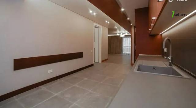 4 սենյականոց բնակարան Նալբանդյան փողոցում, 144 ք.մ., 3+ սանհանգույց, բարձր առաստաղներ