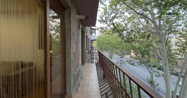 2 սենյականոց բնակարան Տիգրան Մեծի պողոտայում, 40 քմ, նախավերջին հարկ, կապիտալ վերանորոգված