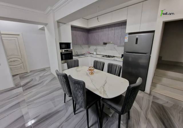 Երկու հարկանի քարե տուն Ռոմանոս Մելիքյանի փողոցում Մալաթիա Սեբաստիայում, 250 քմ, 2 սանհանգույց