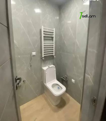 4 սենյականոց բնակարան Սունդուկյան փողոցում, 85 ք.մ., 1/5 հարկ, 2 սանհանգույց