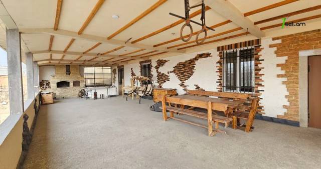 Մեկ հարկանի քարե տուն Ֆանարջյան փողոցում Քանաքեռ Զեյթունում, 1700 ք.մ., 2 սանհանգույց