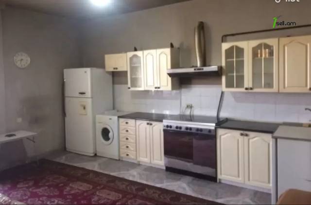 4 սենյականոց բնակարան Մանանդյան փողոցում, 134 ք.մ., մասնակի վերանորոգում, քարե շենք