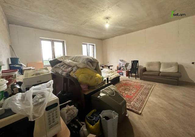 Երկու հարկանի քարե տուն Զովունի 6 փողոցում Զովունիում, 307 քմ, կոսմետիկ վերանորոգում