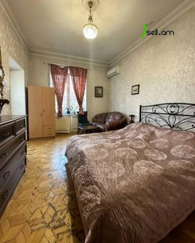 3 սենյականոց բնակարան Տերյան փողոցում, 140 ք.մ., բարձր առաստաղներ, 2/4 հարկ, քարե շենք