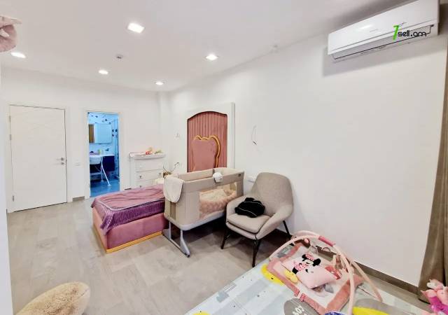 Երկու հարկանի քարե տուն, Վահագնի Թաղամաս Աջափնյակում, 700 ք.մ., 3+ սանհանգույց