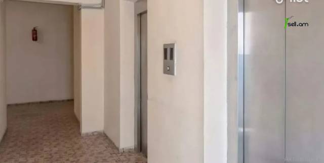 3 սենյականոց բնակարան նորակառույց շենքում Արամի փողոցում, 95 ք.մ., բարձր առաստաղներ