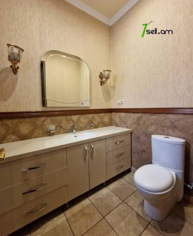 Երկու հարկանի քարե տուն, Նոյ թաղամաս Աջափնյակում, 400 ք.մ., 3+ սանհանգույց, եվրովերանորոգված