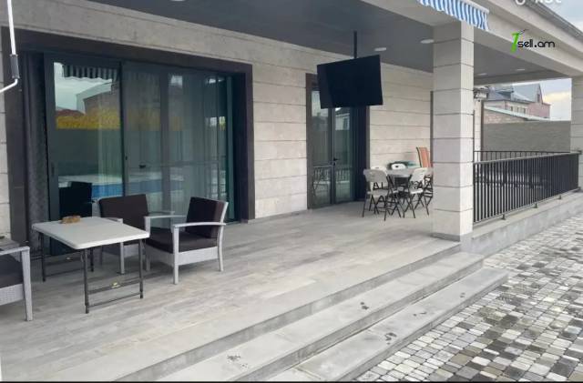 Մեկ հարկանի տուն Դավթաշենի 10-րդ փողոցում Դավիթաշենում, 320 ք.մ., 2 սանհանգույց