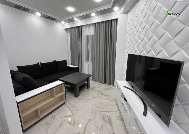 3 սենյականոց բնակարան նորակառույց շենքում Հանրապետության փողոցում, 55 ք.մ., բարձր առաստաղներ