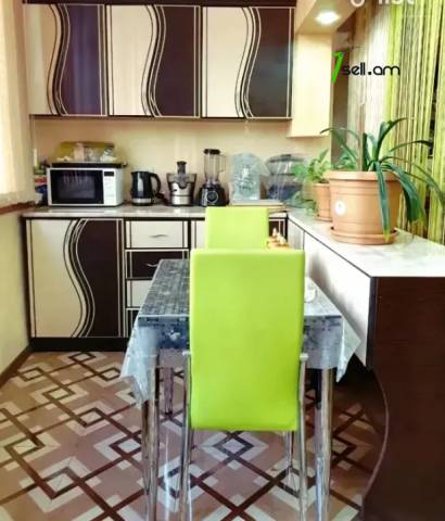 3 սենյականոց բնակարան Ամիրյան փողոցում, 70 քմ, 1/9 հարկ, կապիտալ վերանորոգված