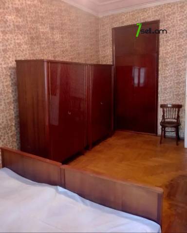 2 սենյականոց բնակարան Պարոնյան փողոցում, 70 ք.մ., բարձր առաստաղներ, 2/5 հարկ, կոսմետիկ վերանորոգում