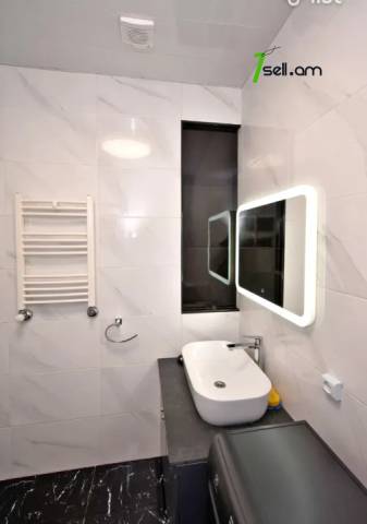 3 սենյականոց բնակարան նորակառույց շենքում Կոմիտասի պողոտայում, 64 քմ, 8/17 հարկ, բարձր առաստաղներ