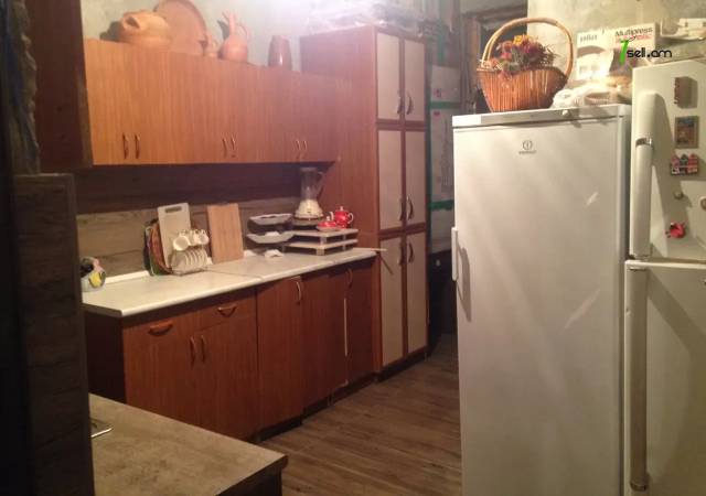 Երկու հարկանի քարե տուն, Ձոր 2 թաղամաս Դավիթաշենում, 480 ք.մ., 3+ սանհանգույց, եվրովերանորոգված