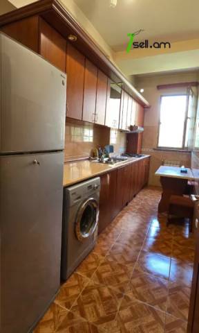 3 սենյականոց բնակարան Դերենիկ Դեմիրճյանի փողոցում, 80 քմ, 3/9 հարկ, եվրովերանորոգված