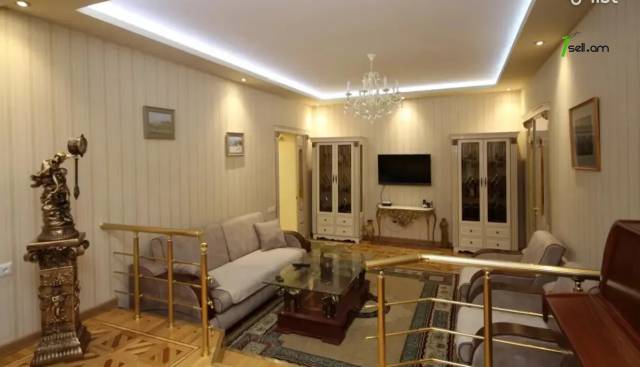 Երկու հարկանի քարե տուն Լուսինե Զաքարյան փողոցում Նորք Մարաշում, 343 քմ, 2 սանհանգույց