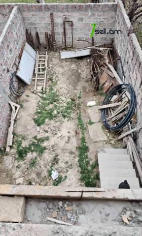 Երկու հարկանի քարե թաունհաուզ Արտաշես Շահինյան փողոցում Ավանում, 348 ք.մ., 2 սանհանգույց