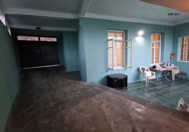 Մեկ հարկանի քարե տուն Լեռ Կամսարի փողոցում Արաբկիրում, 120 ք.մ., կոսմետիկ վերանորոգում