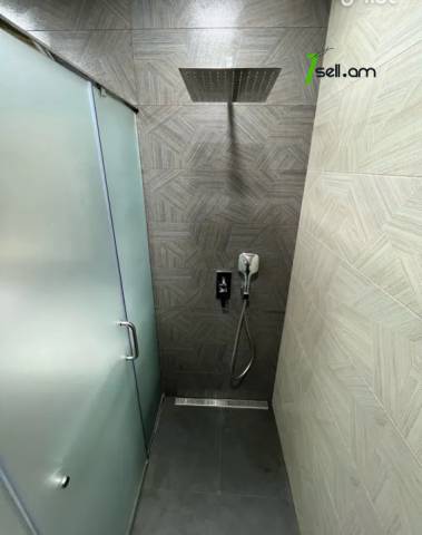 2 սենյականոց բնակարան նորակառույց շենքում Օրբելի եղբայրների փողոցում, 76 ք.մ., 2 սանհանգույց