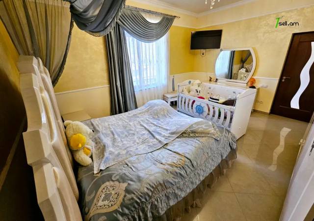 Երկու հարկանի քարե տուն Բագրևանդի 23-րդ փողոցում Նոր Նորքում, 1280 ք.մ., 3+ սանհանգույց